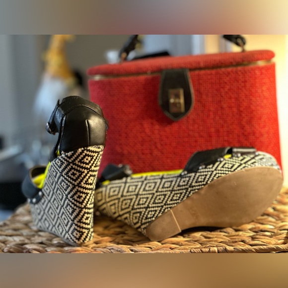 JustFab - Picture 3 of 4